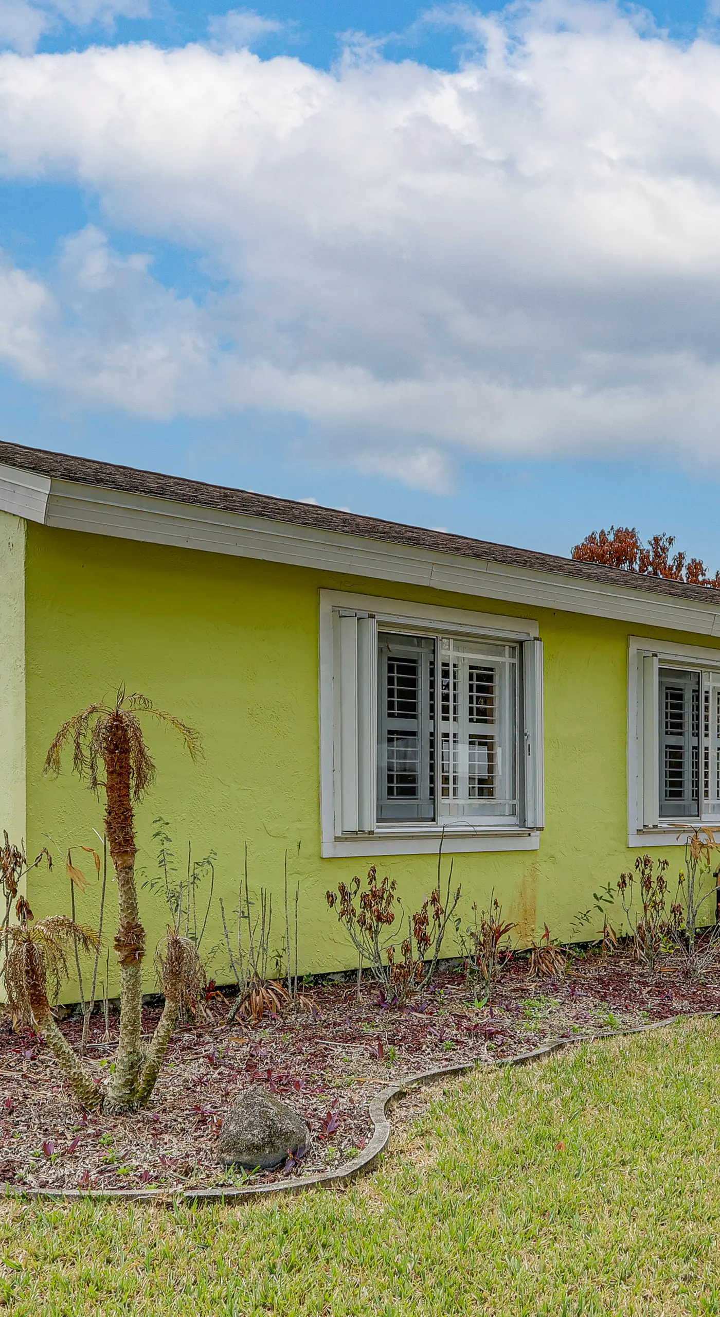 Screened Porch + Patio: Group Getaway in Palm Bay!