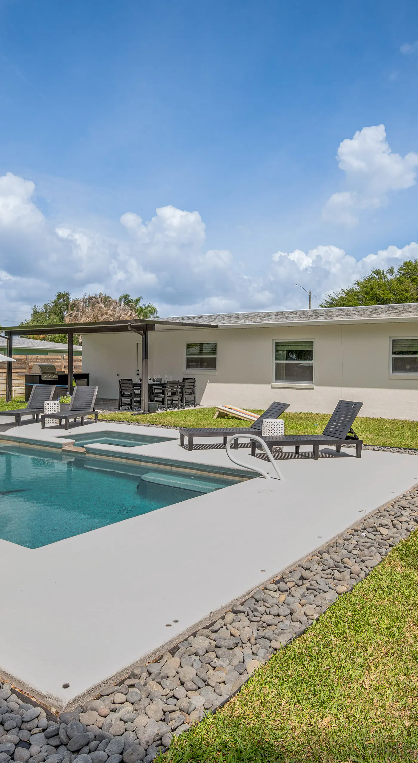Pool & Spa, 2 Blocks to Beach! Cocoa Beach Retreat