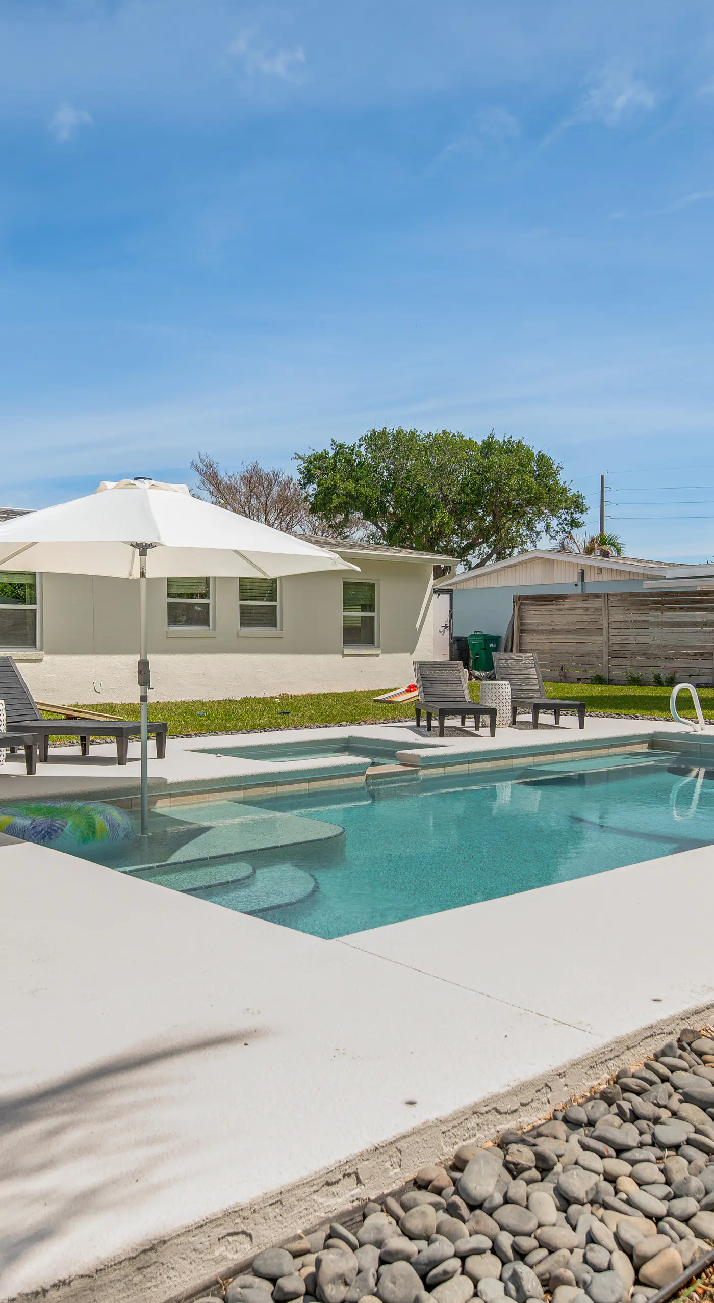 Pool & Spa, 2 Blocks to Beach! Cocoa Beach Retreat