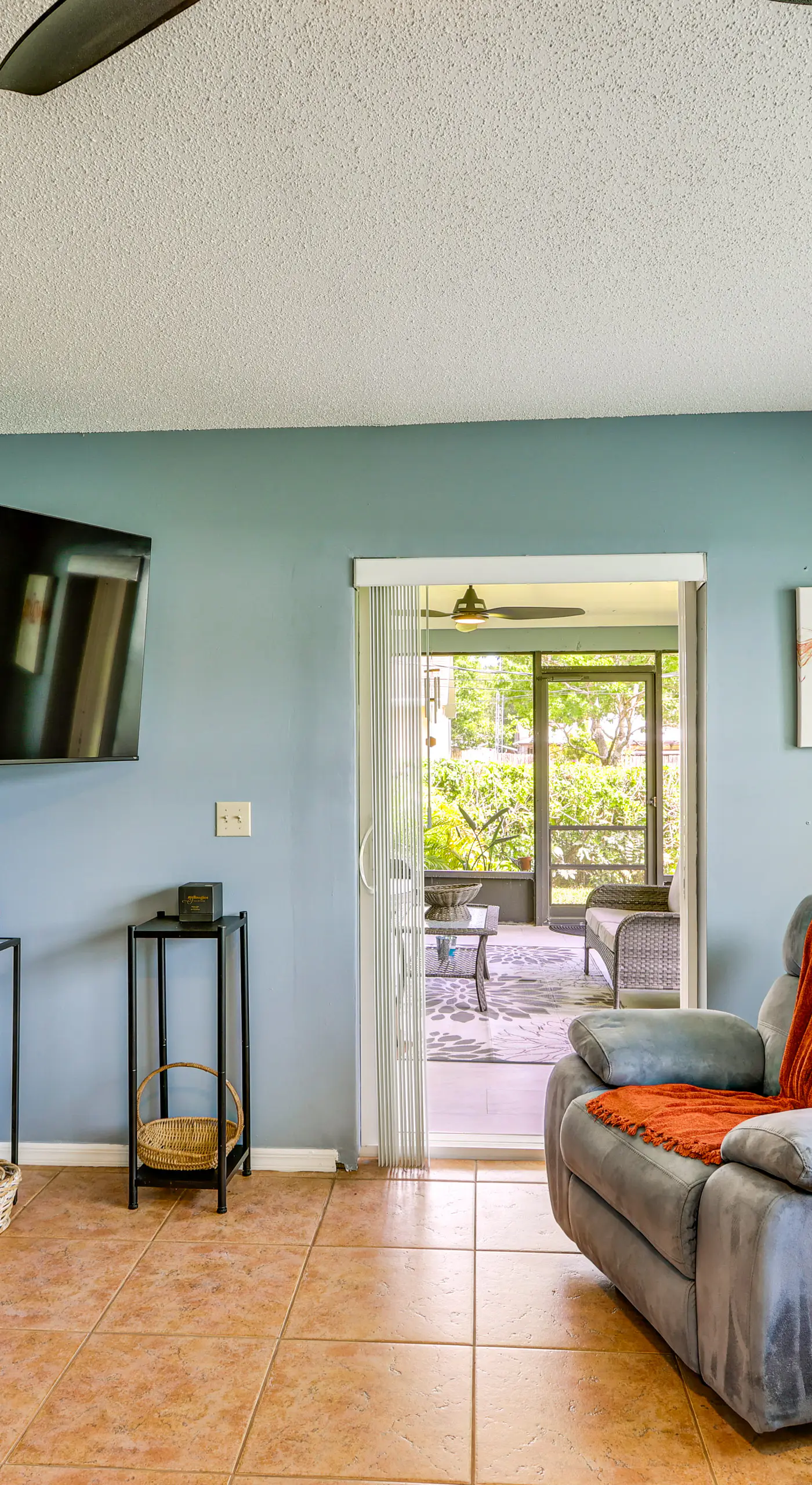 Private Yard, Lanai! Pet-Friendly Fort Pierce Home
