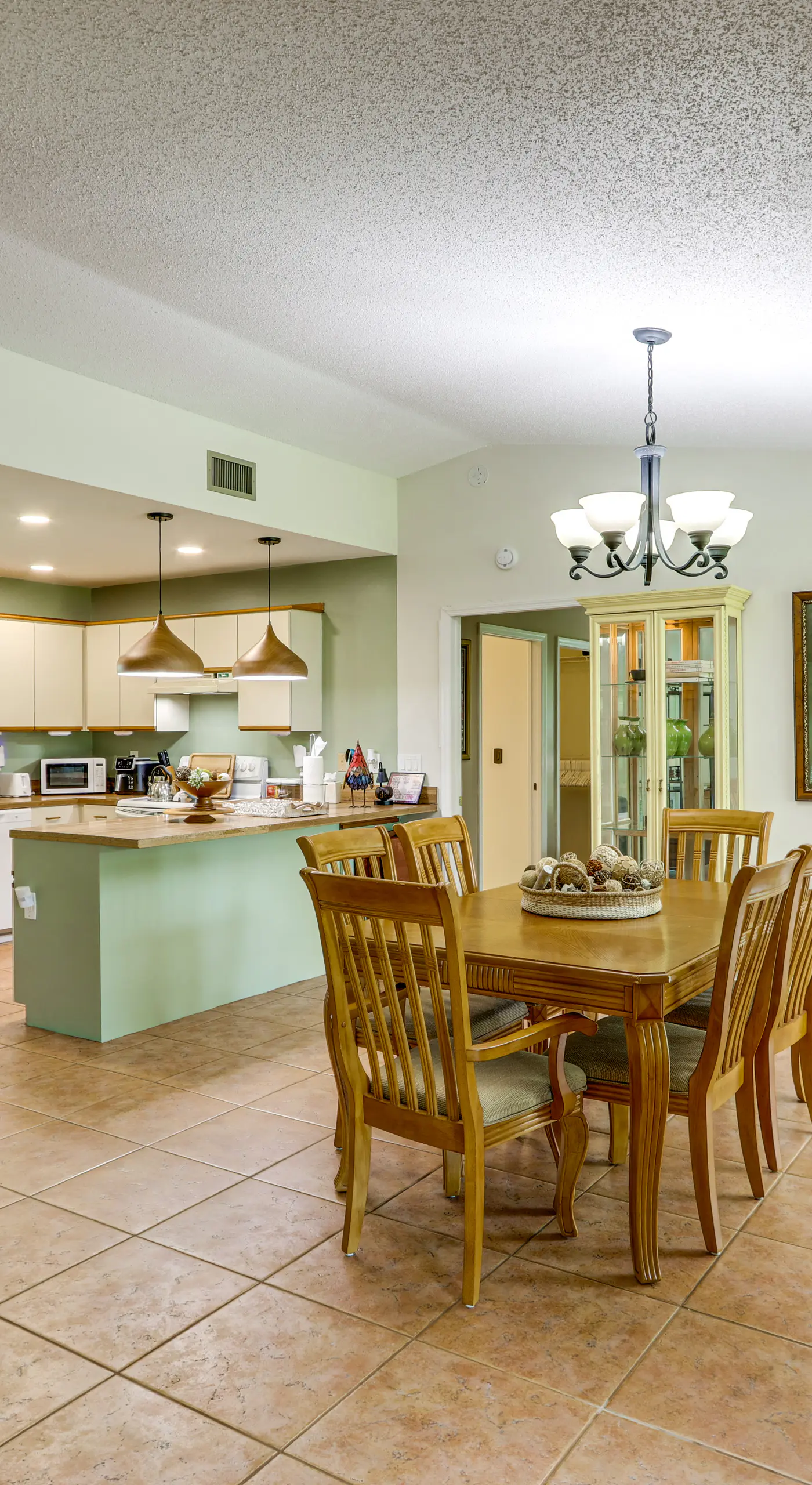 Private Yard, Lanai! Pet-Friendly Fort Pierce Home