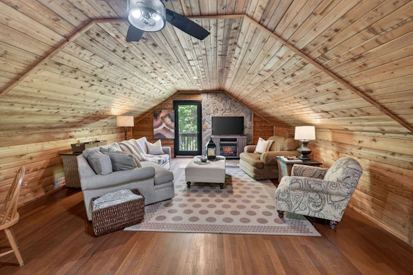 Scenic Mountain Getaway-Newly Renovated-Bear Ridge Lodge