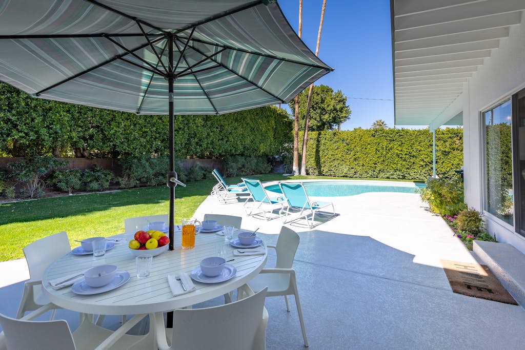 Chi Chi House – Mid-Mod Hollywood Retreat
