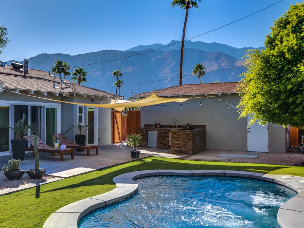 Boho Rhapsody – Private Oasis, Walk to Town