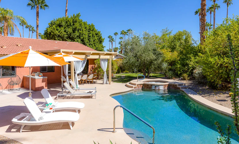 Modern Loma Vista – Private Pool & Spa Retreat
