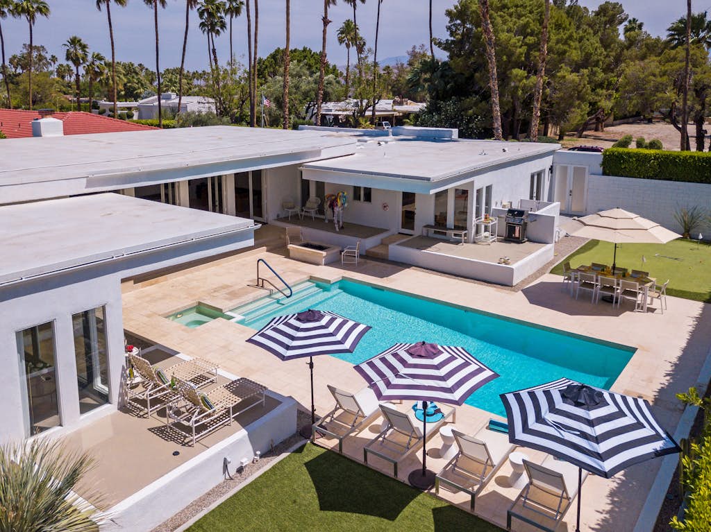 Apollo 1000 - Space Age Luxury Palm Springs Retreat