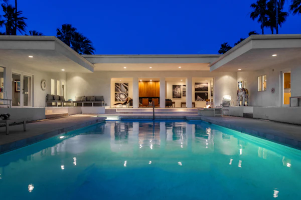 Apollo 1000 - Space Age Luxury Palm Springs Retreat