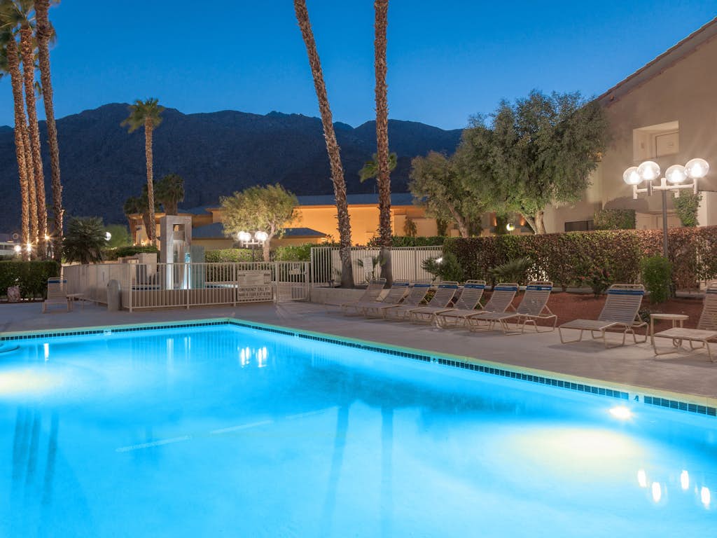 Downtown Winner – Heart of Palm Springs Condo