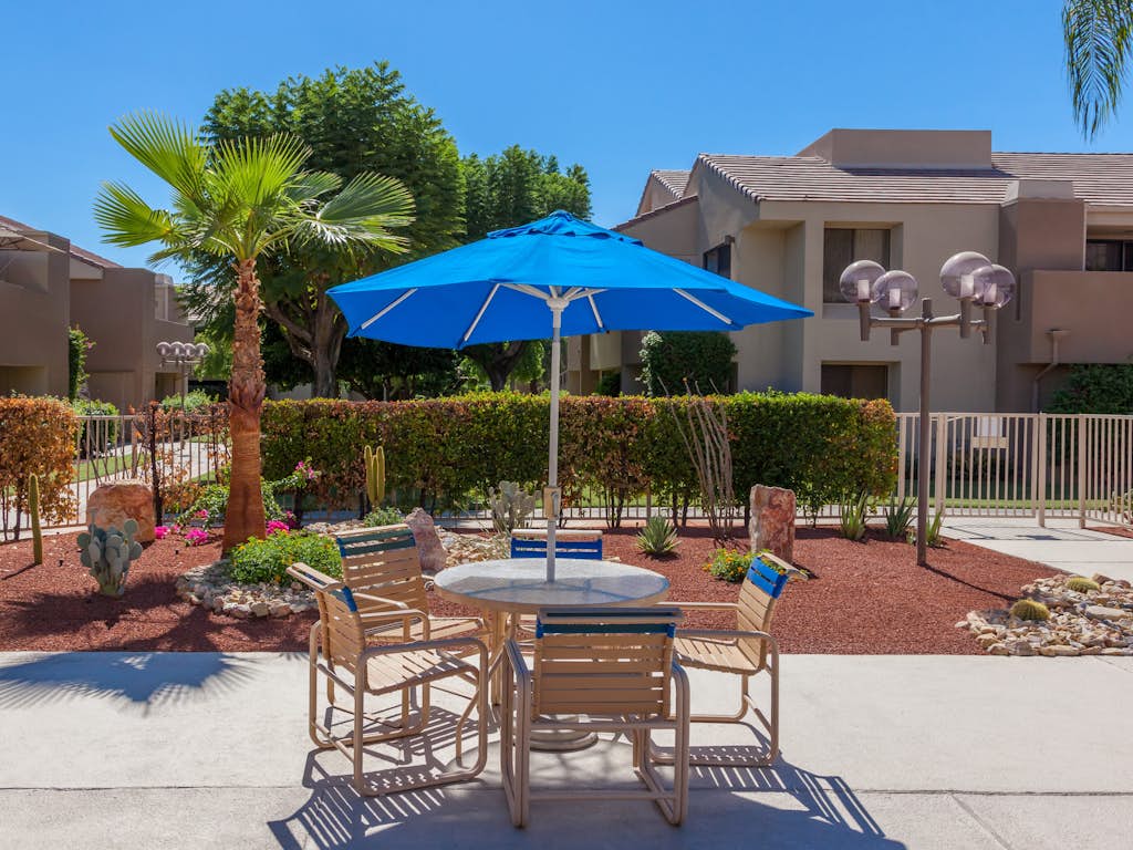 Downtown Winner – Heart of Palm Springs Condo