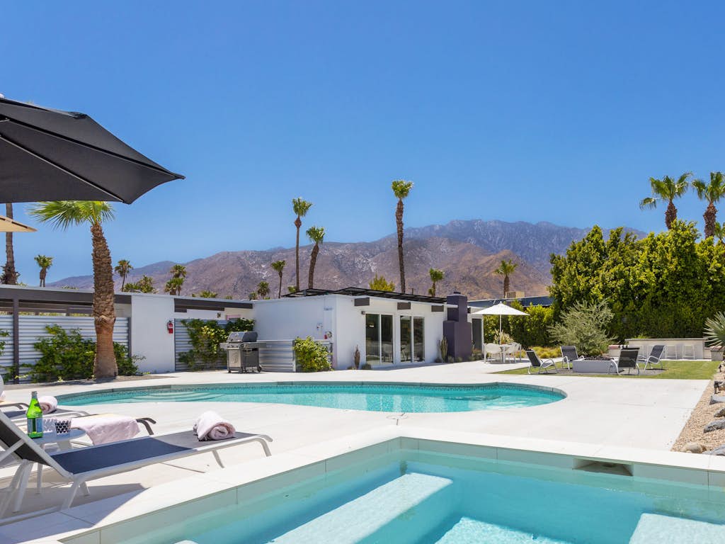 Bubble Gum Modern: Mid-Century Alexander Retreat
