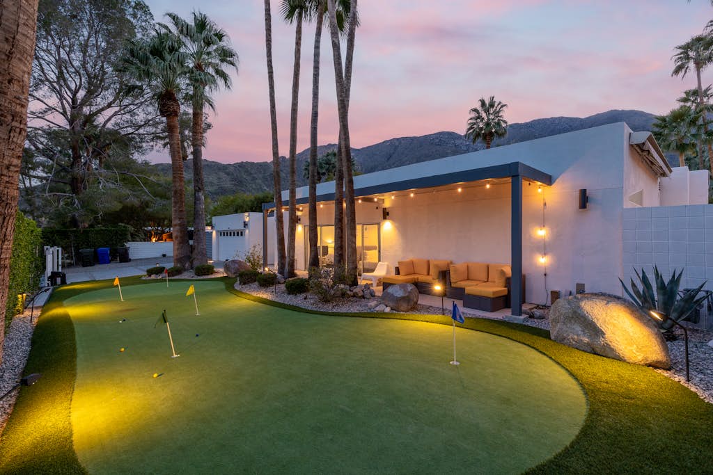 Far Far Away in Vista Las Palmas–Resort Pool Home