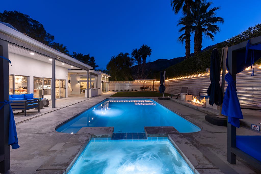 Far Far Away in Vista Las Palmas–Resort Pool Home