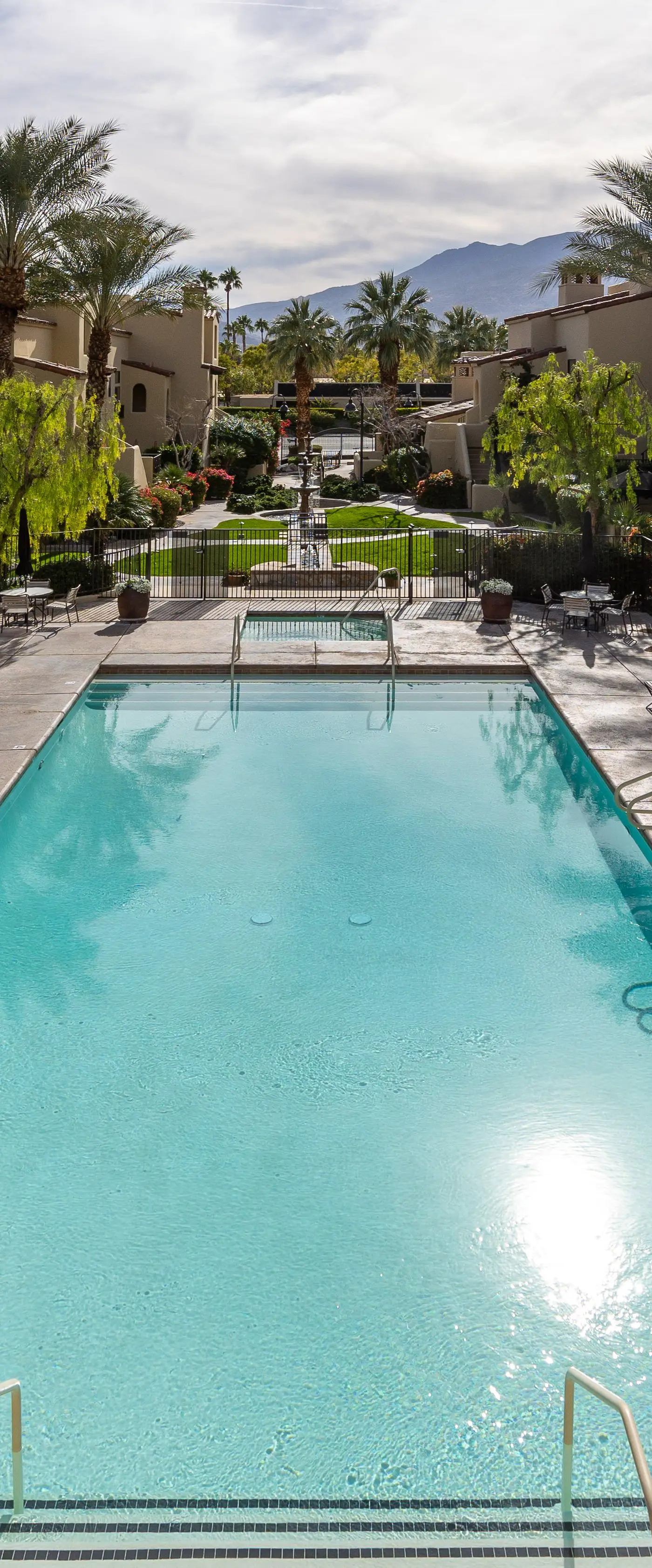 Villorrio Surprise
