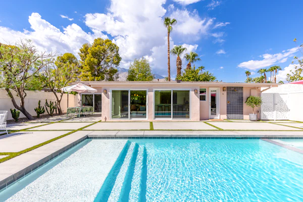 Pavilion Palm Springs – Movie Colony Retreat