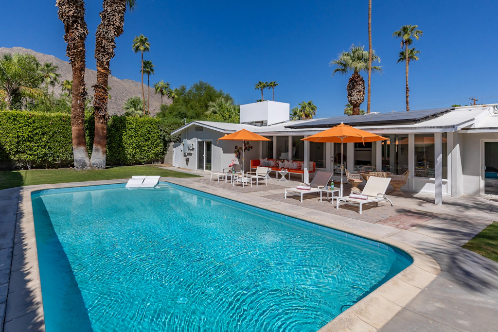 10 Palms