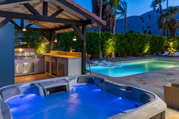 Escuela Sunset – Palm Springs Pool Retreat