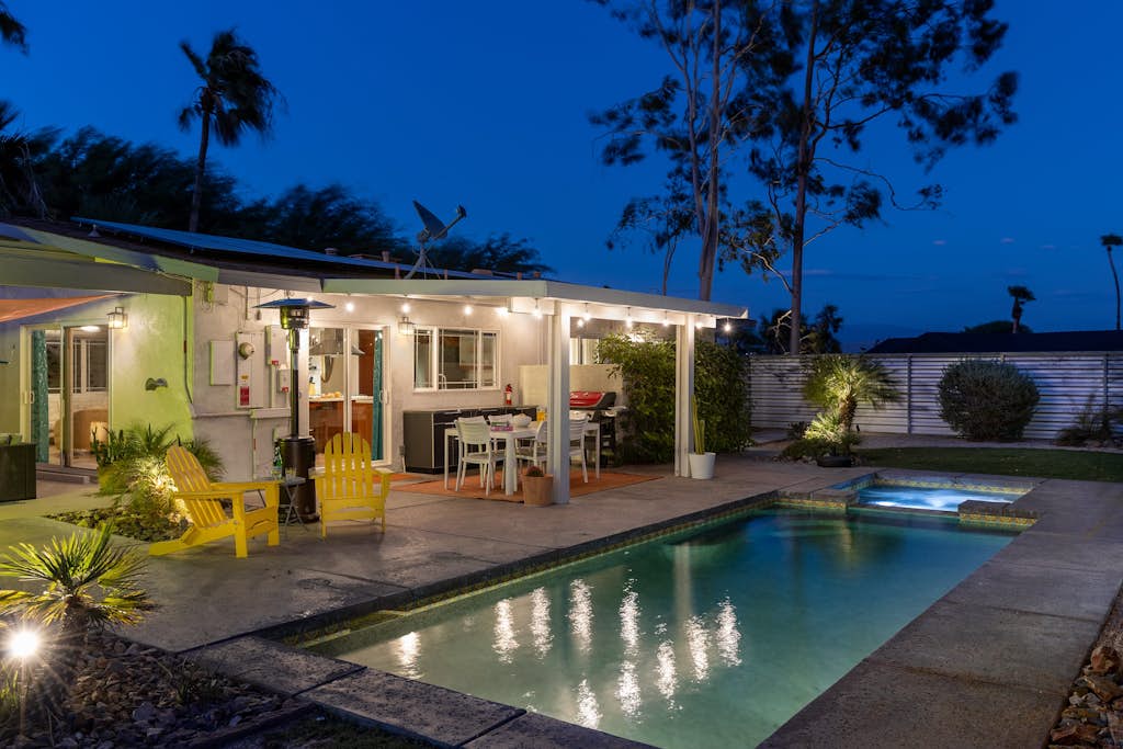 TramView – Chic Midcentury Pool Retreat