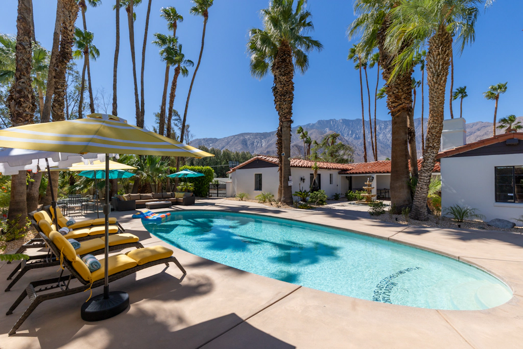 77 Palms