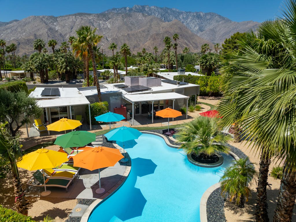 Lux Lounge – Butterfly Alexander Palm Springs
