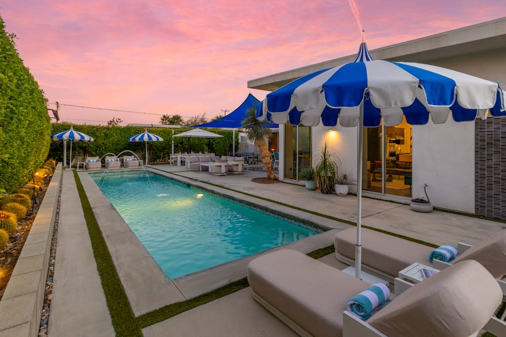 Modern Desert Oasis – Luxury Retreat