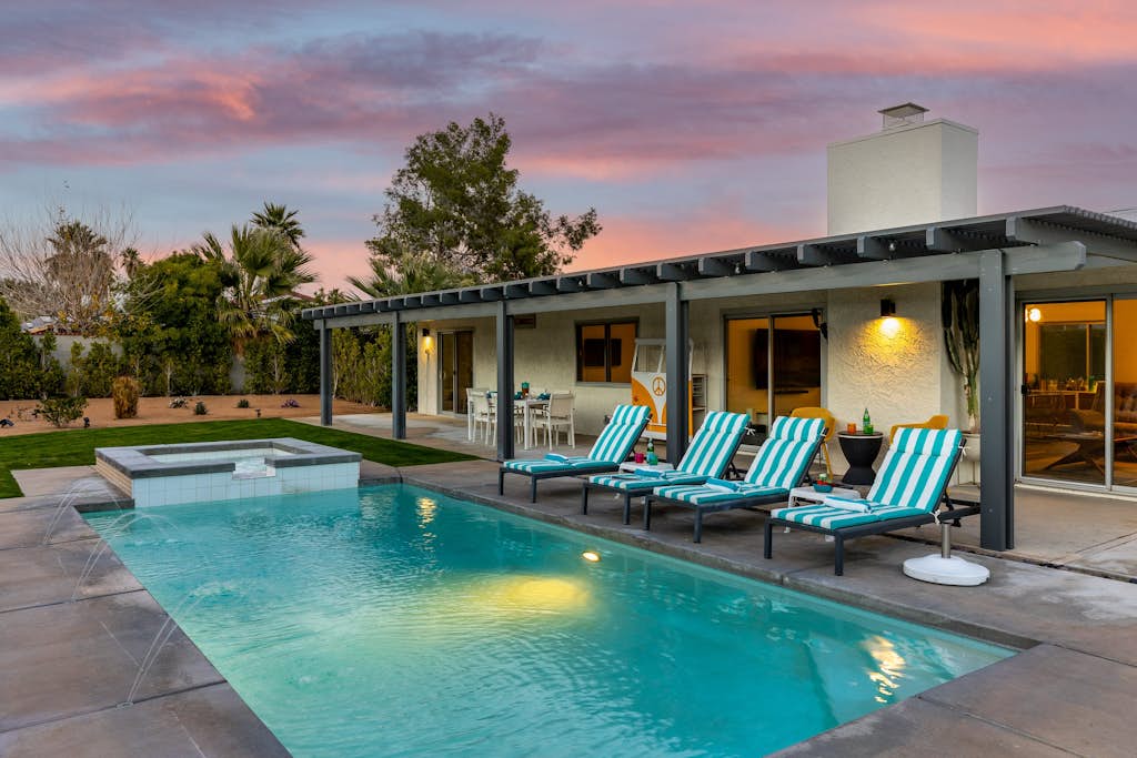 Desert Daydreams – Luxe Palm Springs Pool Home