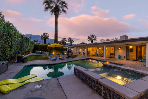 Villa Del Sol – Modern Luxury on the Fairway
