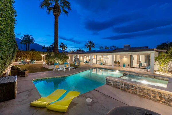 Villa Del Sol – Modern Luxury on the Fairway