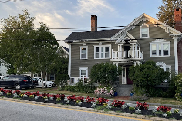 Commanders Cabin, quaint apt steps to downtown