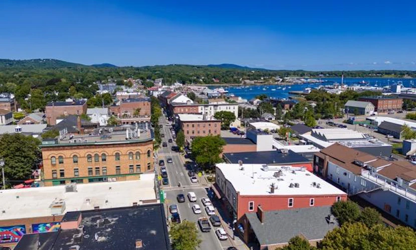 Rockland Central, downtown walk to everything!