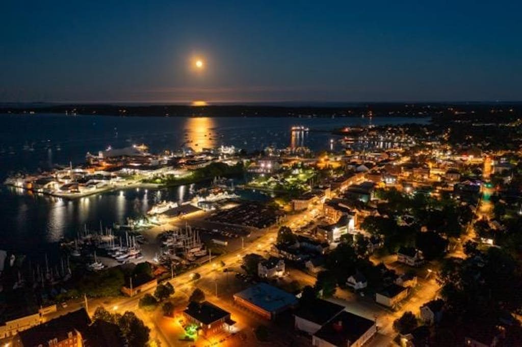 Rockland Central, downtown walk to everything!