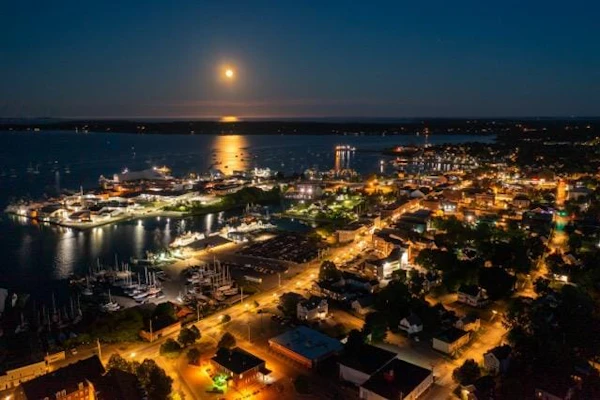 Rockland Central, downtown walk to everything!