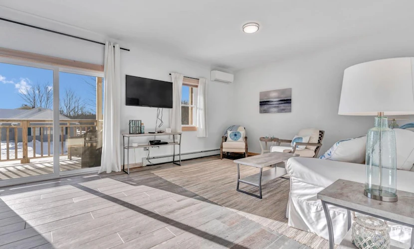 Ocean Breeze East Wind – Modern 2BR/2BA home by Cr