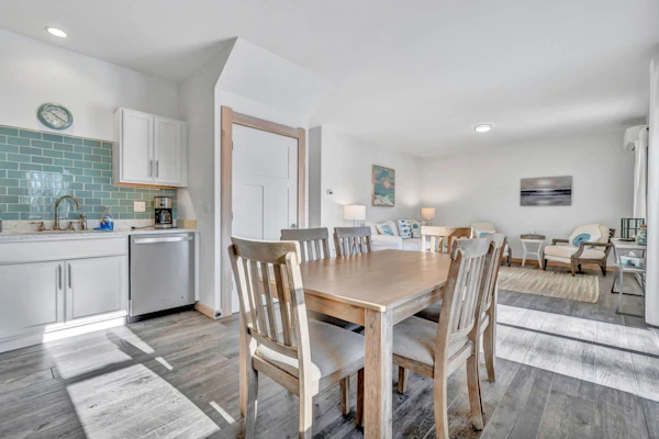 Ocean Breeze West Wind – Updated 2BR/2BA home step