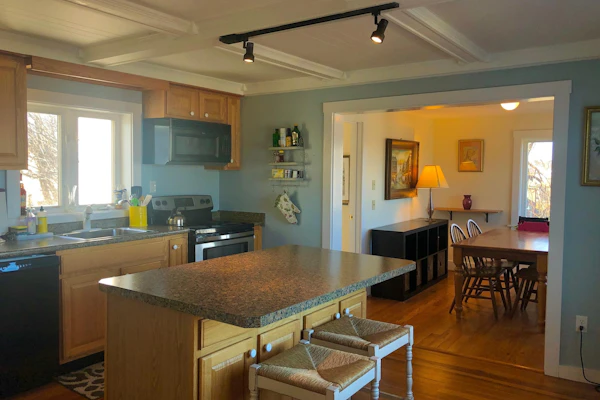 3 bedroom 2.5 bath apartment with views of Rocklan