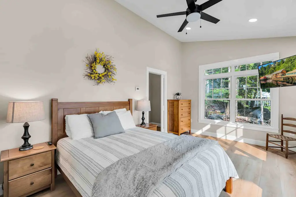 Sunset Point Cottage