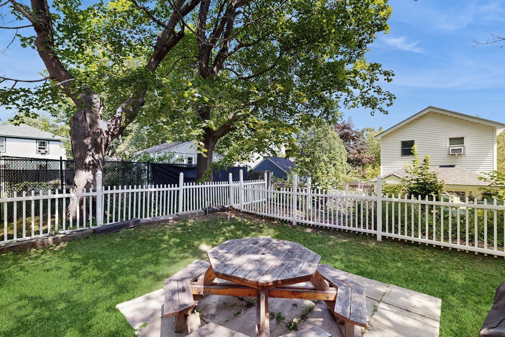 Countryside home with classic front porch - walk to town/Acadia/Glen Mary Park