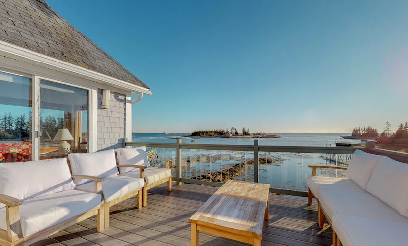 Stunning oceanfront cottage w/ private deck and Atlantic views