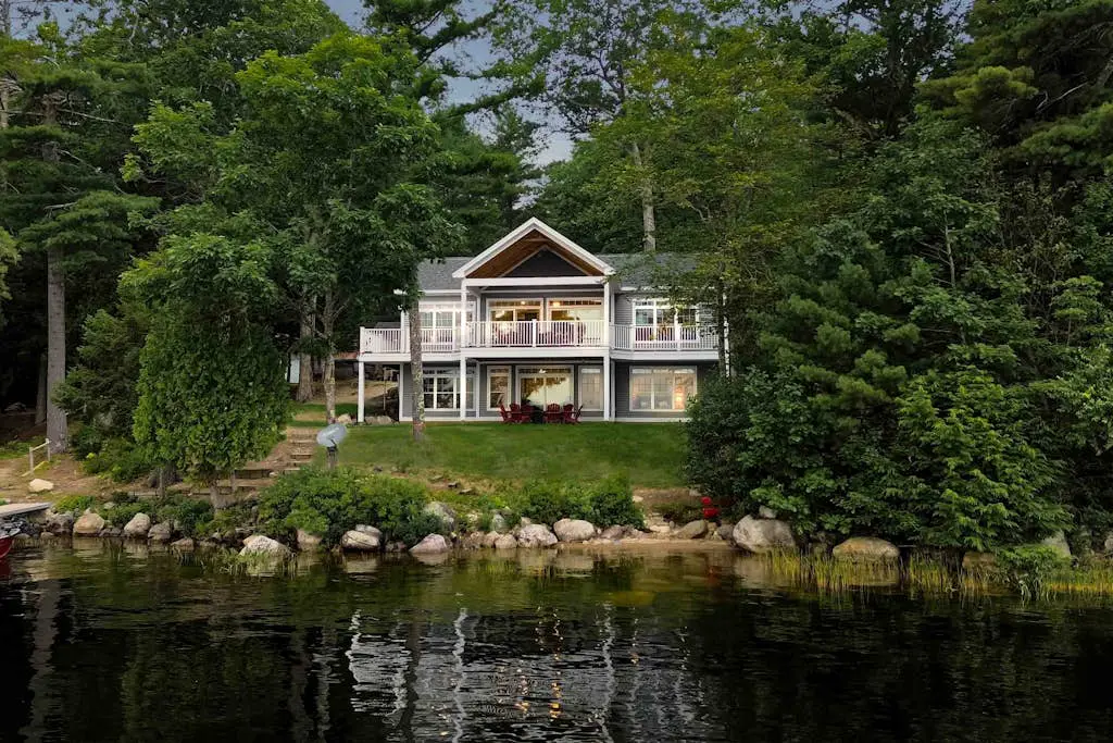 Lakeside Cottages on Toddy Pond