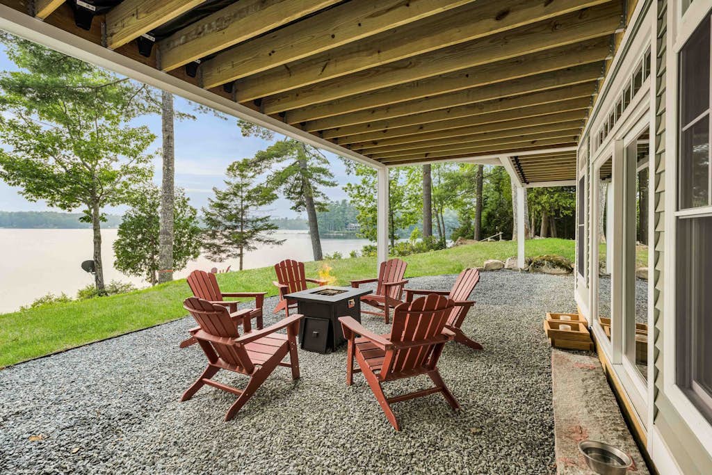 Lakefront compound consisting of 3 cottages - close to Acadia