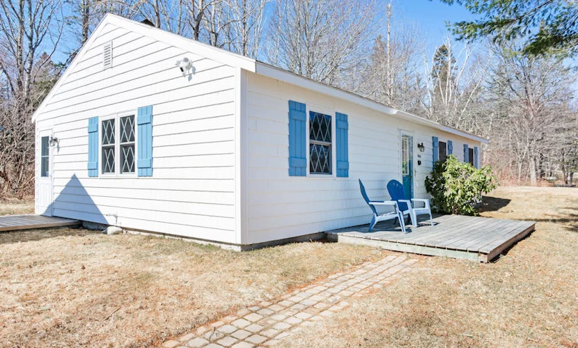 Dog-friendly home in great locale close to the ocean with yard, streaming, W/D