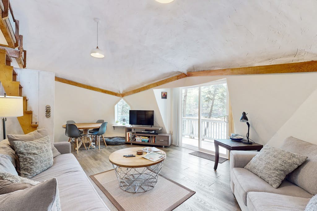 Geodesic Dome w/ Riverfront Deck, Lovely Views, & High-Speed WiFi - Dogs Welcome