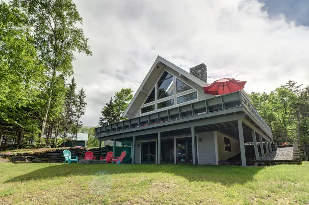Lakeside Chalet