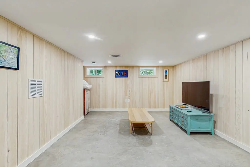 Spruce Shores Retreat