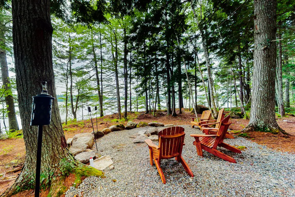 Lazy Lumberjack Lakeside Cottage