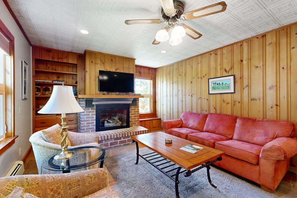 Dog-Friendly, Bay View Home with WiFi & Laundy - Close to Baxter State Forest