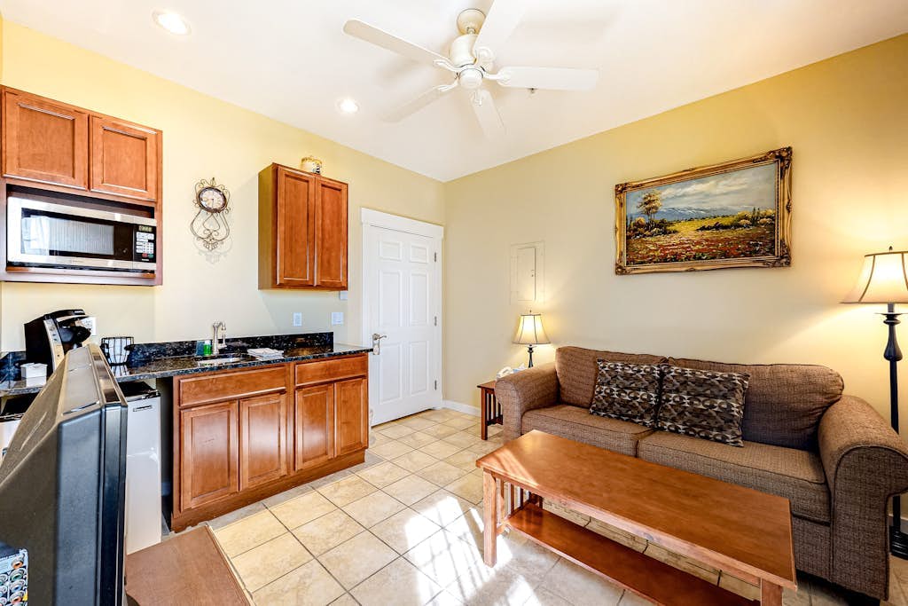 Downtown suite near with water with central AC and shared washer/dryer