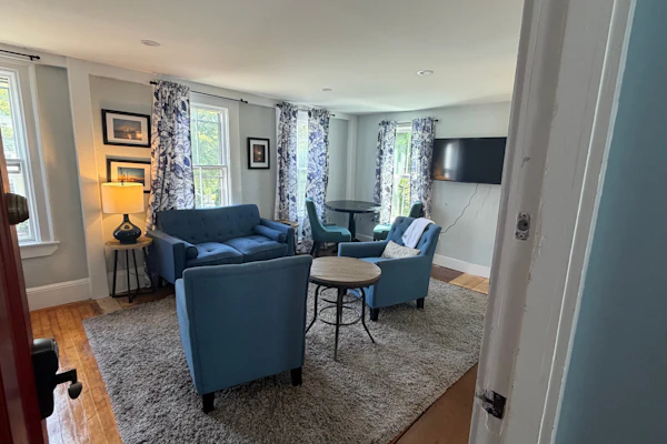 Comfy Downtown Getaway w/ Full Kitchen - Close to the Beach