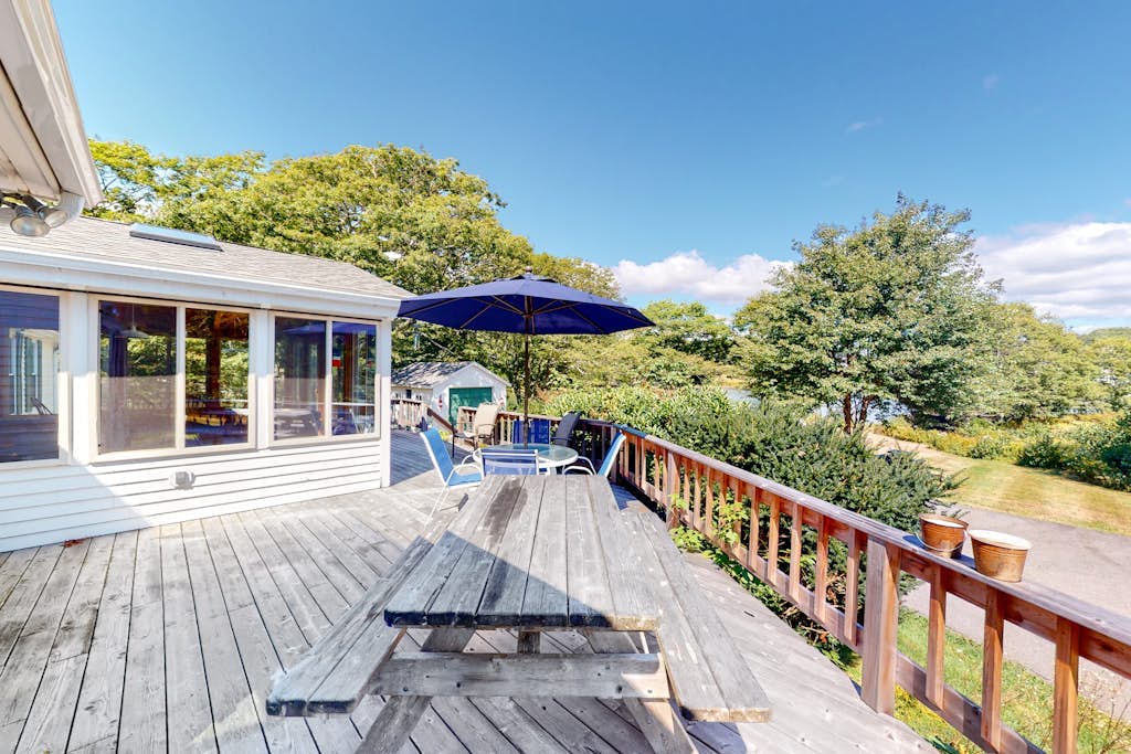 Mill Pond Cottage w/ Kayaks & Boat Launch Access, pet friendly
