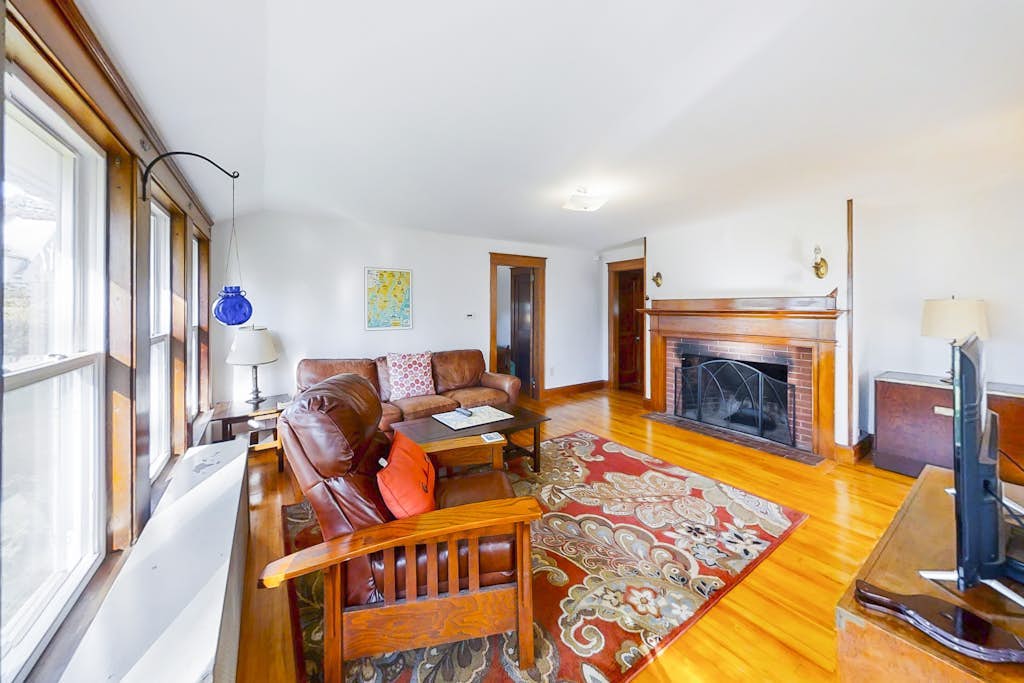 Mill Pond Cottage w/ Kayaks & Boat Launch Access, pet friendly