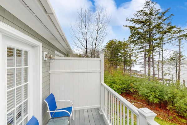New Condo w/Water-View Deck in Edgecomb's Sheepscot Harbour Resort